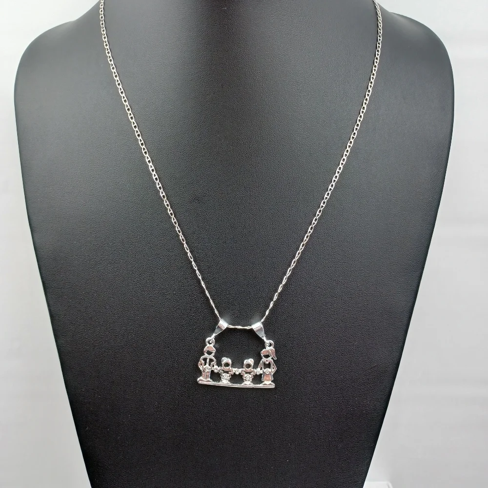 925 sterling silver Family pendant necklace Mom and Dad and‎ two boys